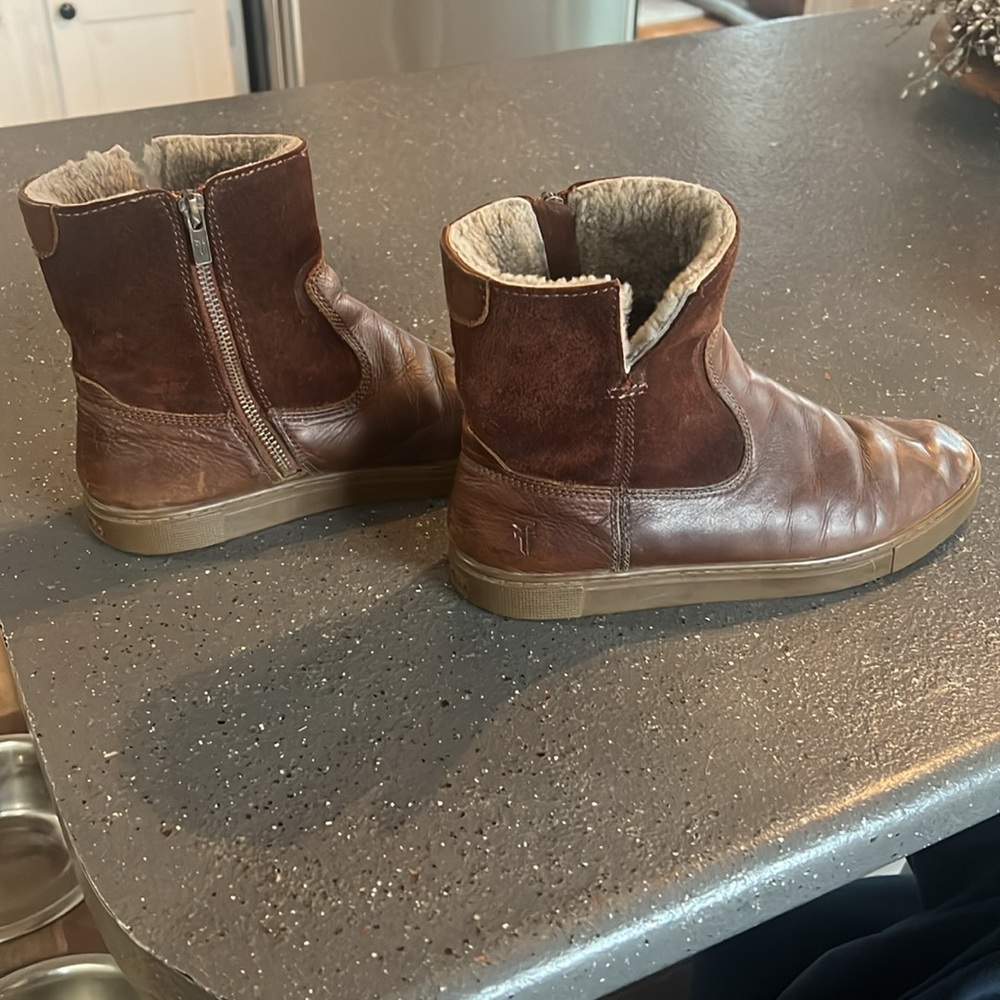 Frye leather shearling pointed toe snow boot - Picture 2 of 8